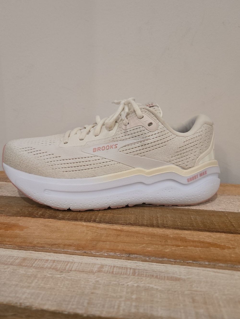 Brooks Ghost Max 2 Women's Size 10 Coconut Milk Zephyr Sneakers - Picture 7 of 11